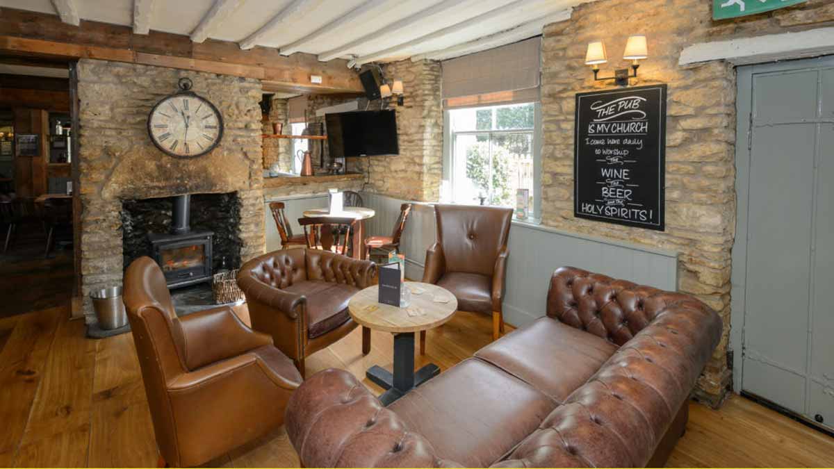 Masons Arms - Relax in a real local pub